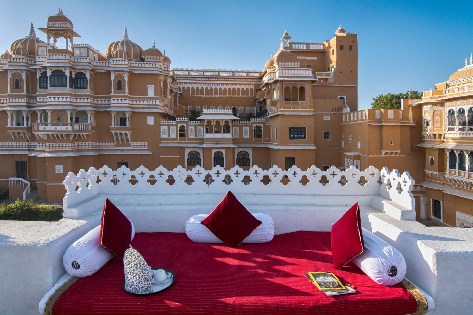 Deogarh Mahal Hotel Devgarh  ภายนอก รูปภาพ